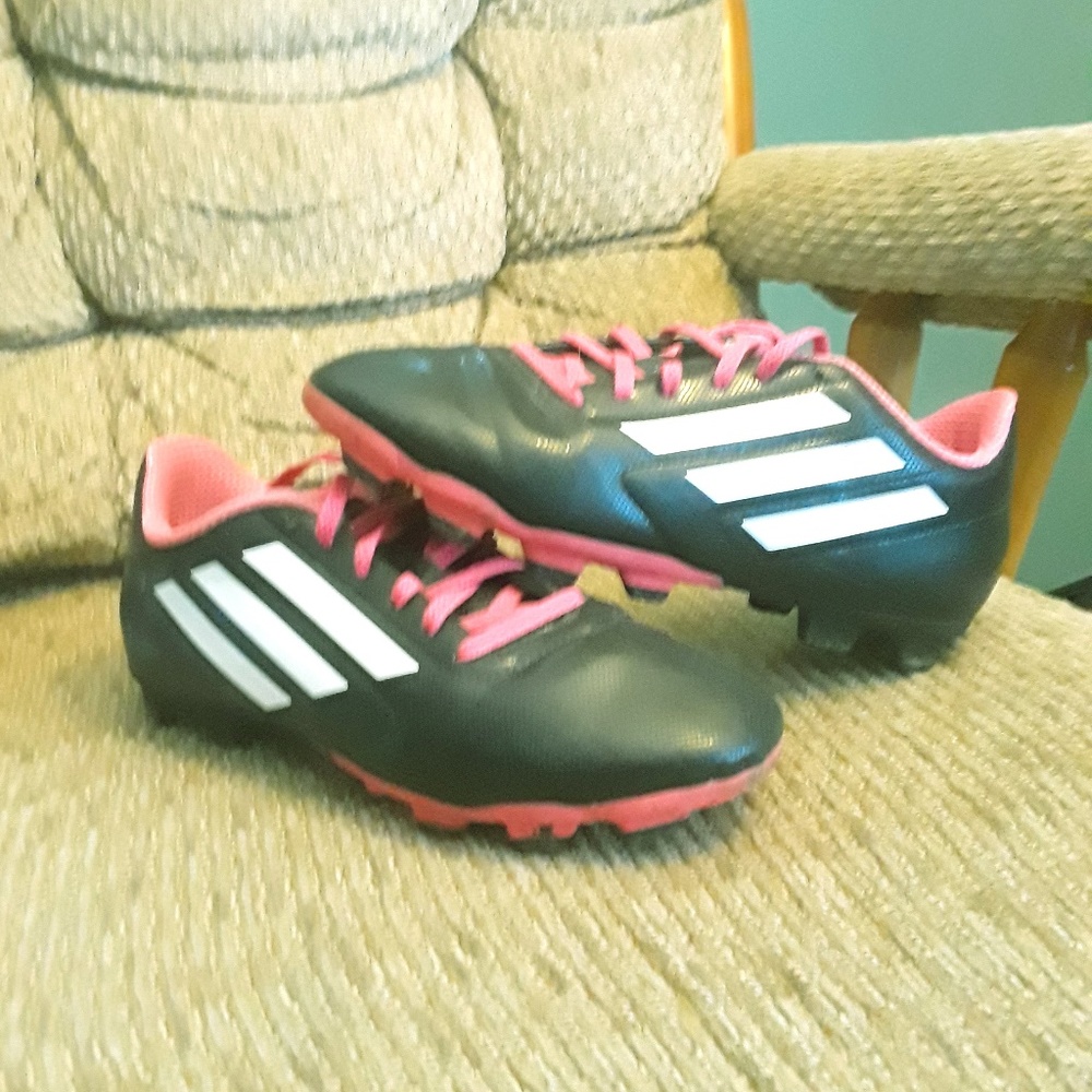 2/$13🎅Big Girls Adidas Soccer Cleats Size 5.5